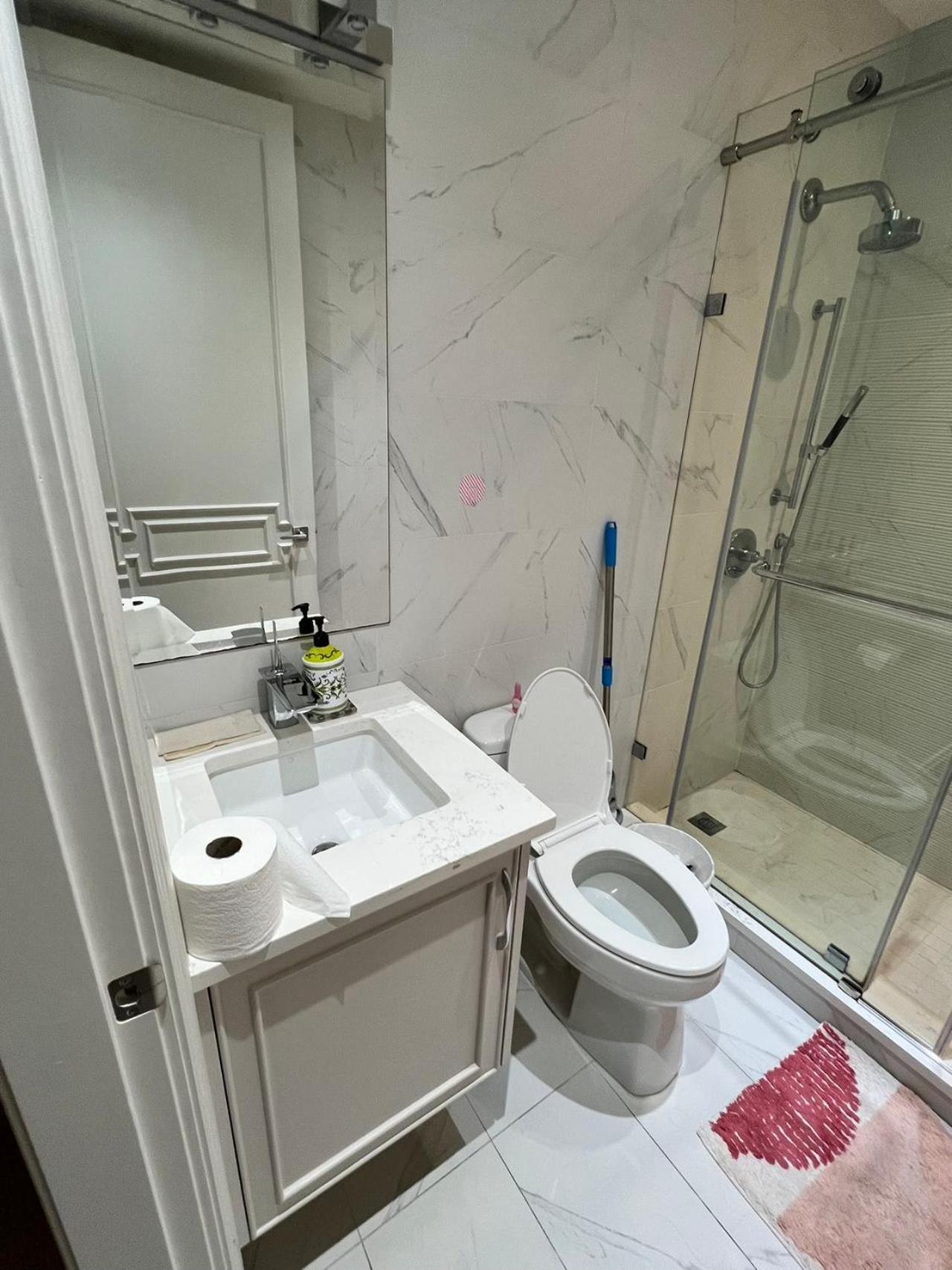 Private Rooms In Vancouver West Zewnętrze zdjęcie